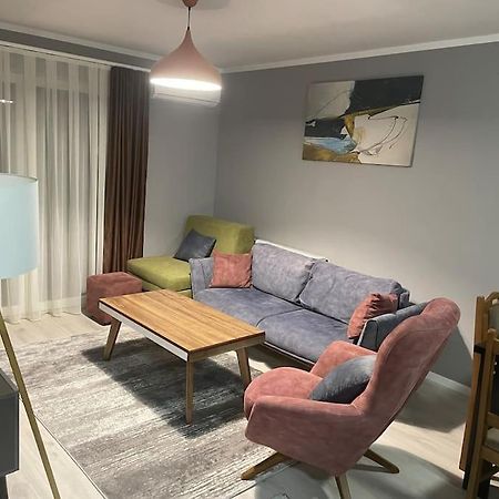 Sunny Prishtina Apartment プリシュティナ エクステリア 写真