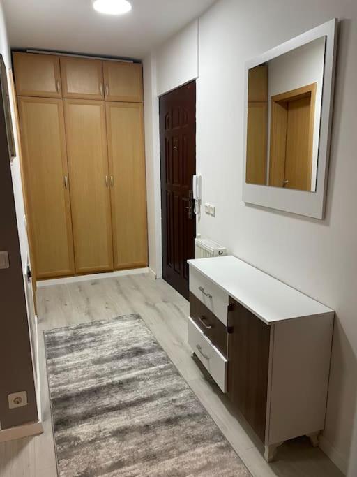 Sunny Prishtina Apartment プリシュティナ エクステリア 写真